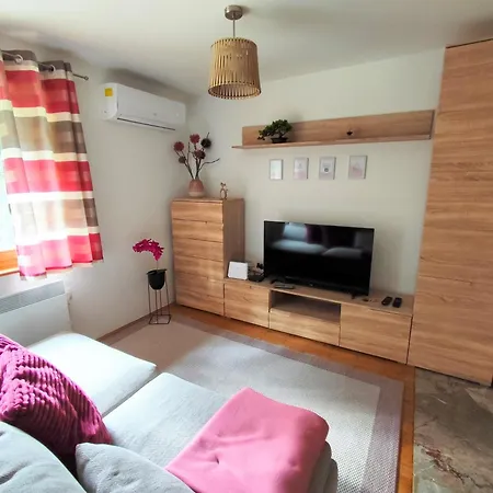 Forest House * Vrhnika